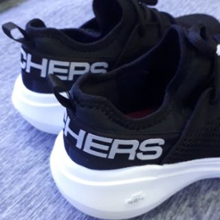 Giày Skechers lưới đen nữ