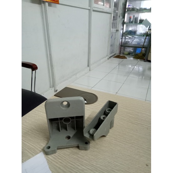 Vai đỡ, ke liên kê mặt bàn Fami