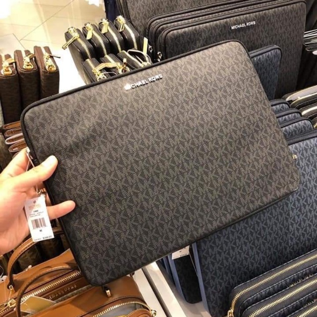 Túi Michael kors đựng laptop chính hãng