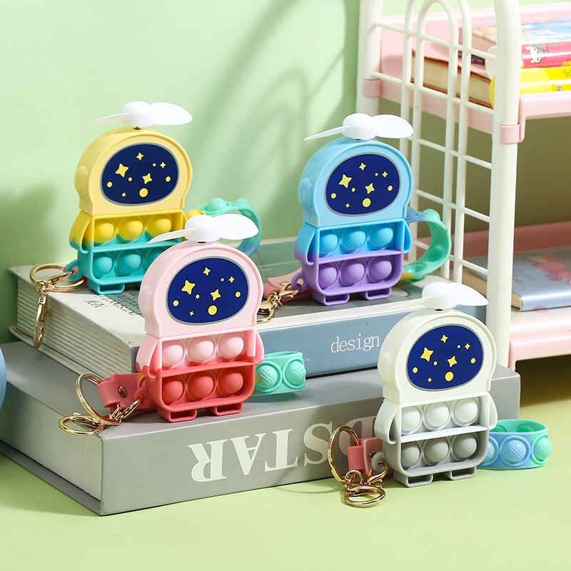Đồ Chơi Quạt Cầm Tay Mini 3 Trong 1 Đa Chức Năng Bằng Silicone Có Móc Khóa Pop it Fidget