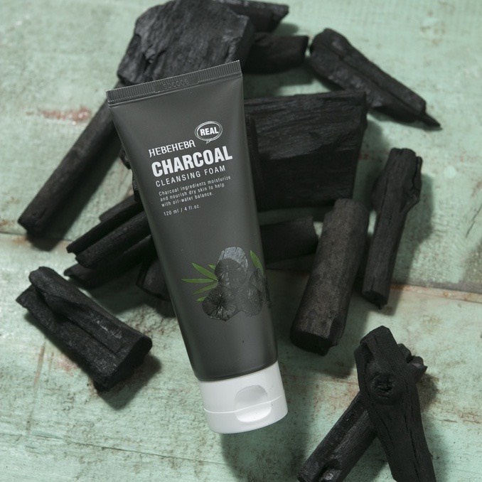 Sữa Rửa Mặt Cho Da Dầu Chiết Xuất Than Hoạt Tính Hebeheba Real Charcoal Cleansing Foam 120ml