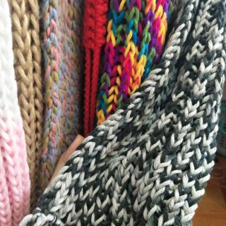 Khăn choàng màu loang