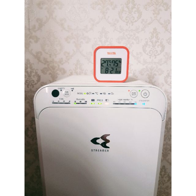 Nhiệt kế điện tử đo nhiệt độ và độ ẩm tanitan trong phòng cho bé Nhật bản