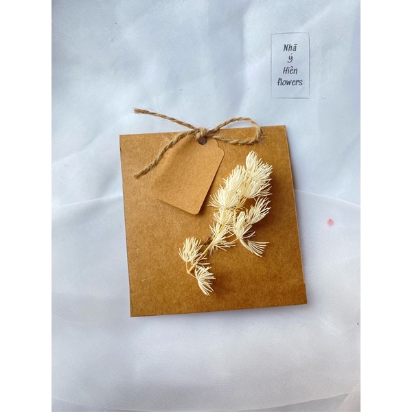 Thiệp hoa khô giấy Kraft Handmade by Nhã Ý Hiên