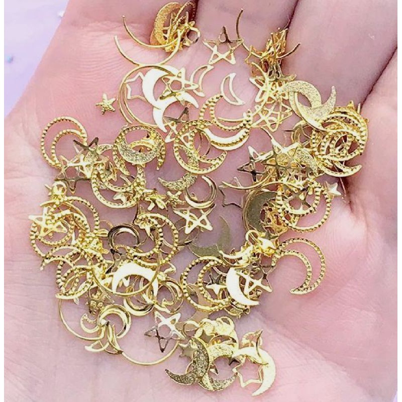 Hộp 12 mẫu Charm ( Mặt trăng, sao, ốc sò...)  dùng trong sáng tạo nghệ thuật Nail, Resin...v...v..