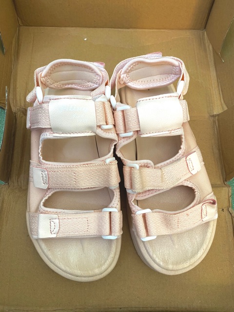 SANDAL ĐI HỌC NỮ IN CHỮ FITTING ĐẾ CỰC ÊM