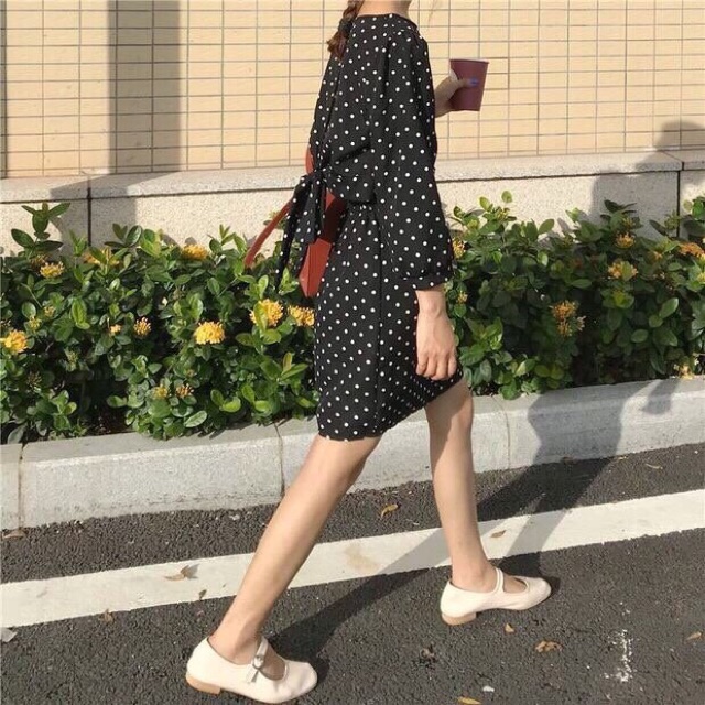 Đầm bi tay dài nơ lưng