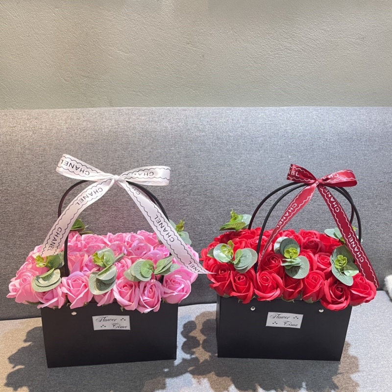 Giỏ hoa sáp thơm sang chảnnh y hình shop chụp