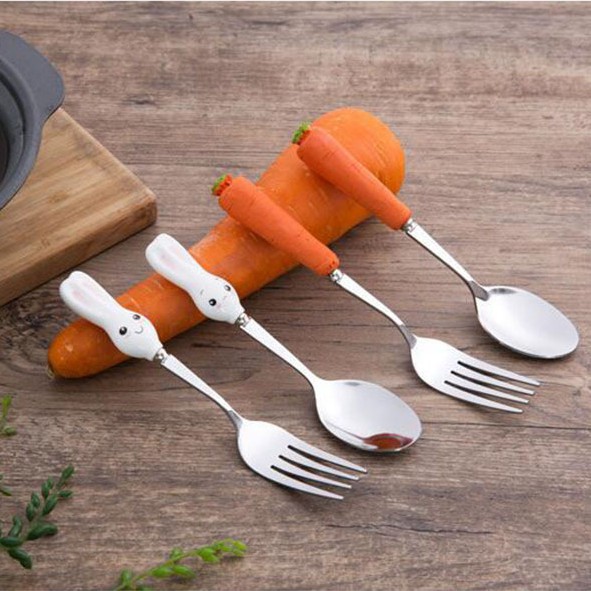 Thìa dĩa hình thỏ, thìa dĩa hình cà rốt cho bé