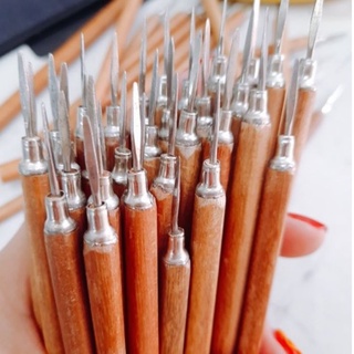 Cây lấy khóe nail cán gỗ