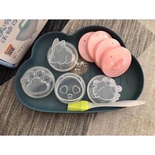 Bộ 4 khuôn hấp kèm chổi quét dầu ( mã hộp màu nâu)