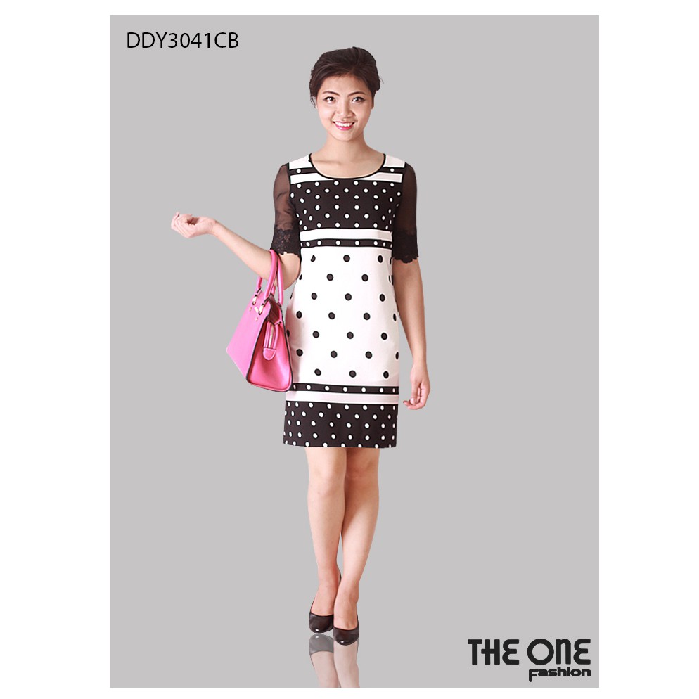 Đầm xốp chấm bi trắng nền đen 2 lớp tay lỡ dáng suông The One Fashion DDY3041CB