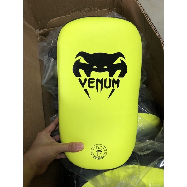 Đích đá , đích đỡ tay boxing VENUM elite kick pads