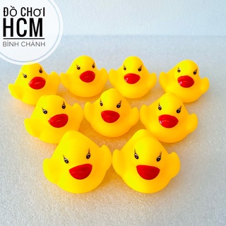 [9 VỊT BÓP KÊU CHIP CHIP] Đồ chơi vịt thả hồ nước bóp kêu chip chip dành cho bé thích tắm biển thích khám phá 669 combo