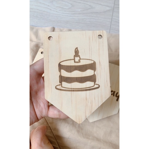Dây cờ gỗ chữ Happy Birthday to me