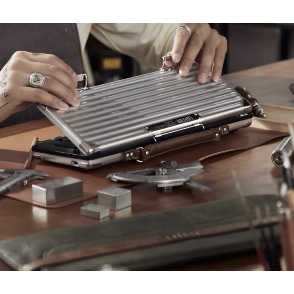 Bàn phím cơ không dây Lofree Wanderfree phiên bản cao cấp cherry sw chính hãng, có hộp đựng và túi đựng bàn phím cá tính