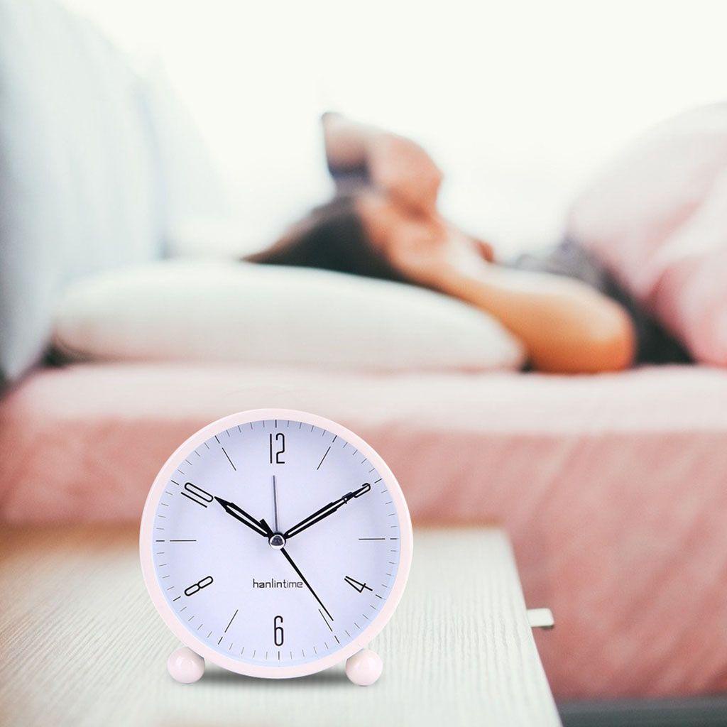 Đồng Hồ Báo Thức Hình Tròn Dạ Quang Đơn Giản