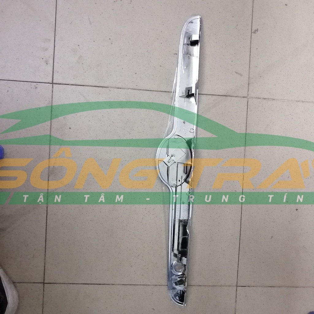 ỐP MẠ CỐP HẬU TOYOTA ALTIS 2000 - 2006
