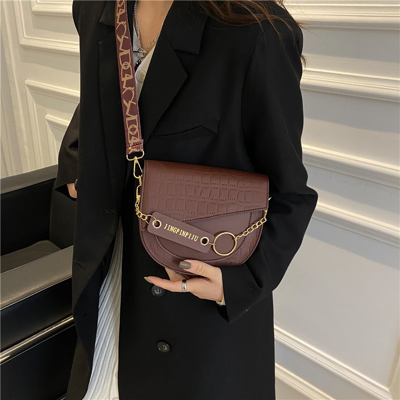 Túi đeo chéo IELGY hình bán nguyệt dây rộng dành cho nữ