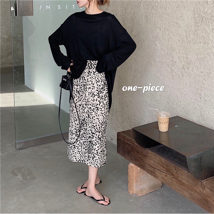 Bộ Áo Thun Tay Dài Hở Lưng + Chân Váy Xẻ Tà Họa Tiết Da Báo Thời Trang Cá Tính2091790 | BigBuy360 - bigbuy360.vn