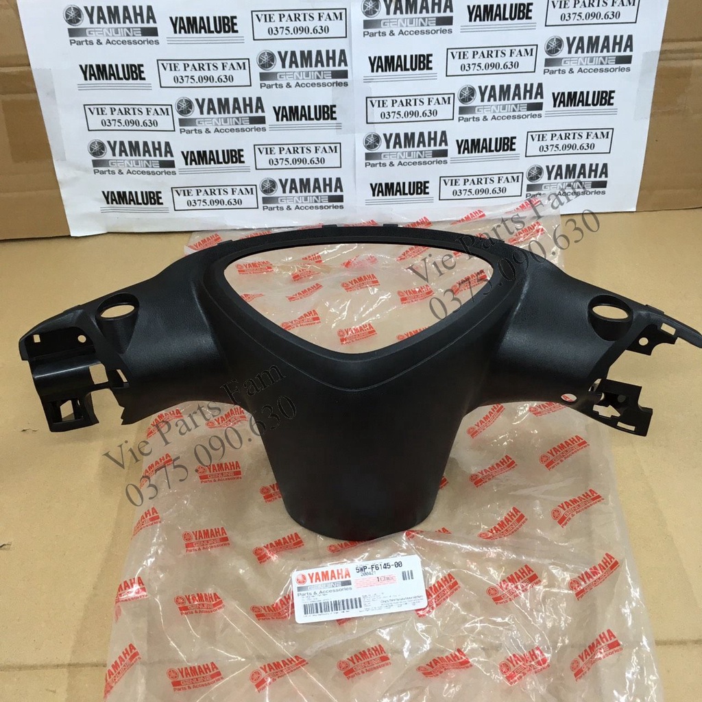 Bợ cổ/ ốp đầu sau xe Mio 2004 - 2006, hàng din Yamaha mới 100%