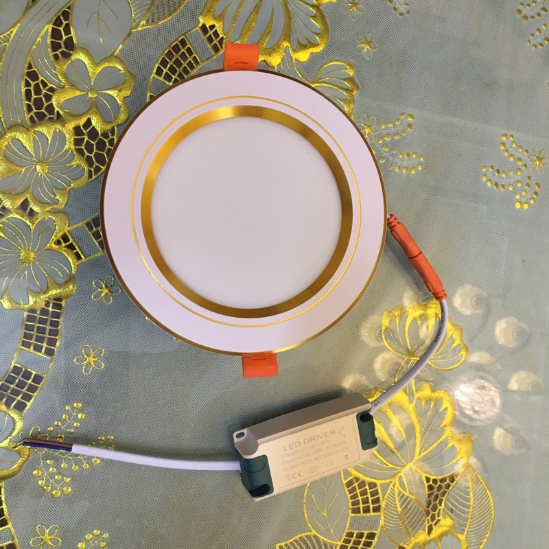 Đèn Âm Trần 9W có chấn lưu 3 màu viền vàng ,Đèn led âm trần trang trí trần thạch cao