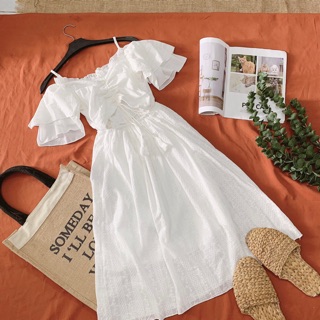 Đầm xô ren rớt vai cut-out eo