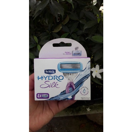 Set 4 Lưỡi Cạo Thay Thế- Schick Hydro Silk Sensitive Care Hang-In Shower Razor Blade Refills