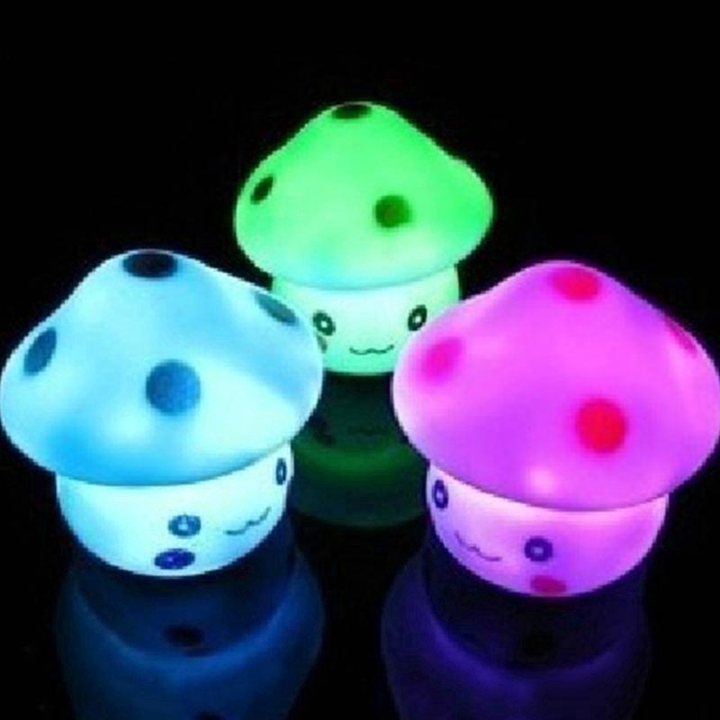 Đèn ngủ LED hình cây nấm để bàn nhiều màu sắc