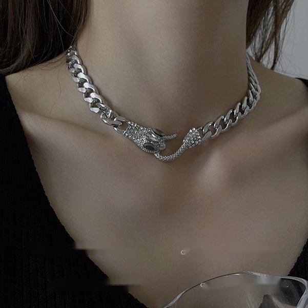 Vòng cổ hợp kim mặt hình rắn đính đá xinh xắn cho nữ