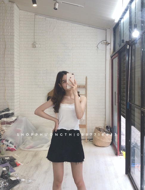 Áo croptop hai dây viền lượn sóng siêu xinh ( hình shop tự chụp )