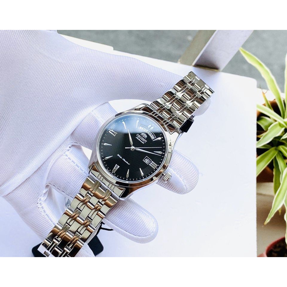 Đồng hồ nam Orient Day Date SEV0W003BH - size 39.5mm - Phiên bản nội địa Nhật