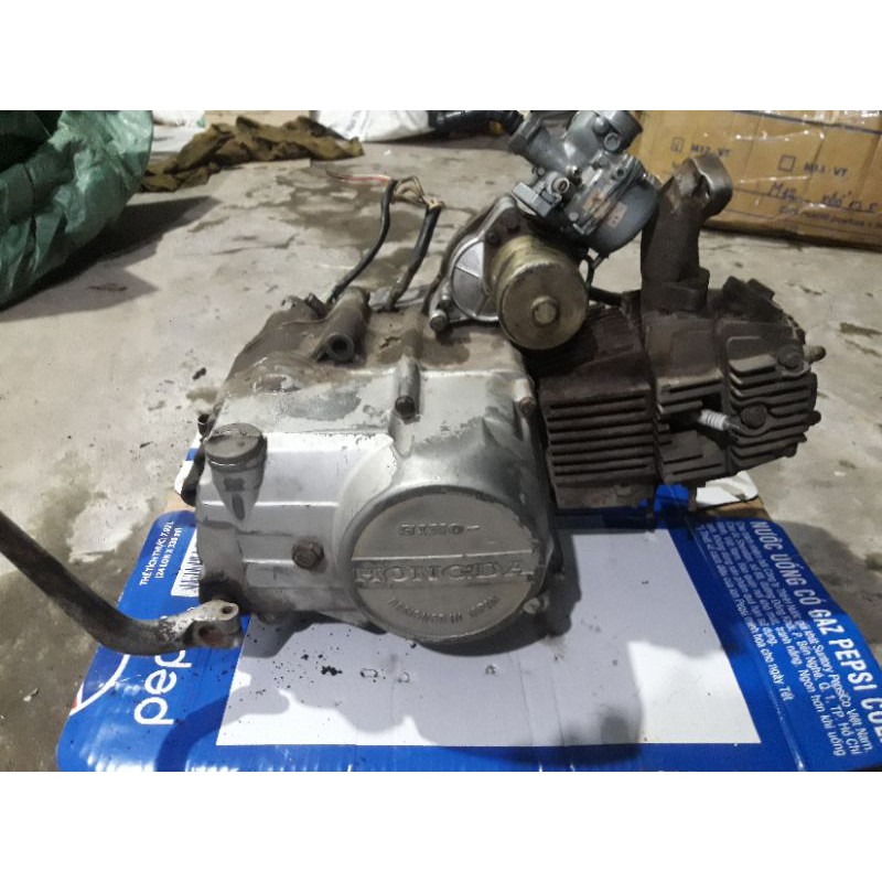 Nguyên cục máy dream hay wave trung quốc rã xe.có luôn bình xăng con