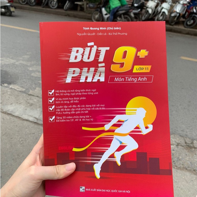 Combo 2 cuốn sách Bứt phá 9+ môn Toán, Anh lớp 11