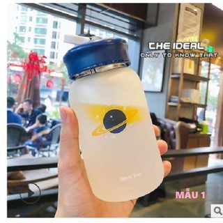 Bình nước thủy tinh khám phá du hành vũ trụ