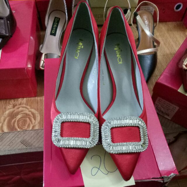 Giày cao gót lụa tag đá