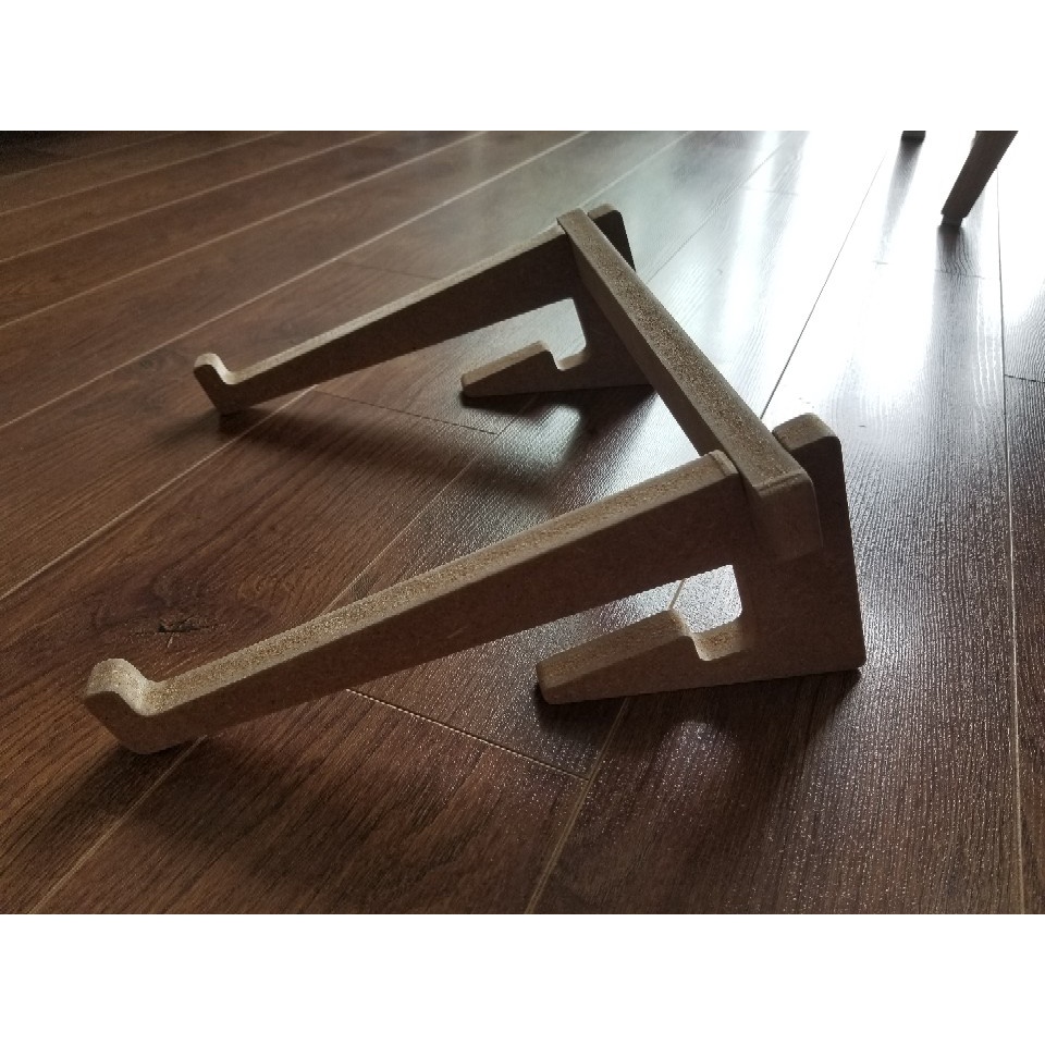 Giá đỡ laptop gỗ tái chế bảo vệ môi trường - SP không lợi nhuận