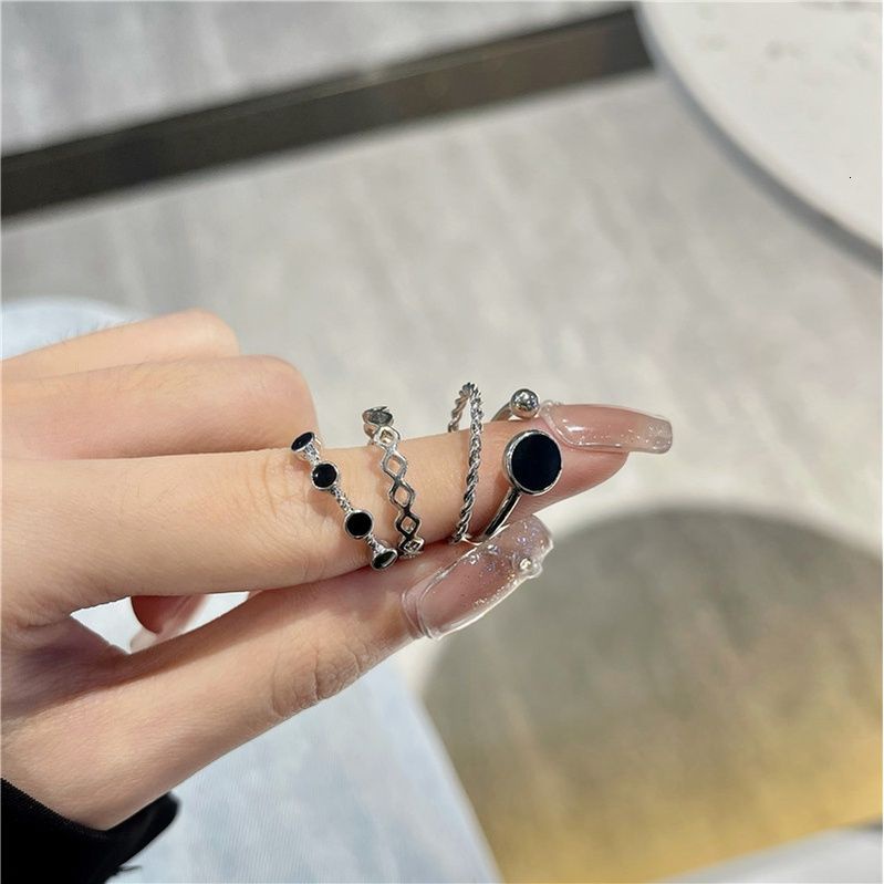 Set 4 nhẫn đeo tay phong cách hiphop thời trang cá tính