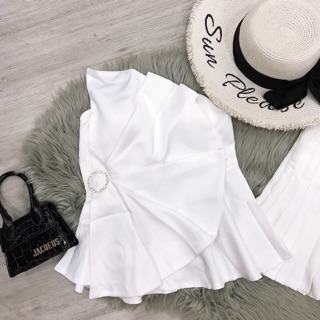 Set áo phi nơ cúp ngực eo khoen+ váy dập ly xoè