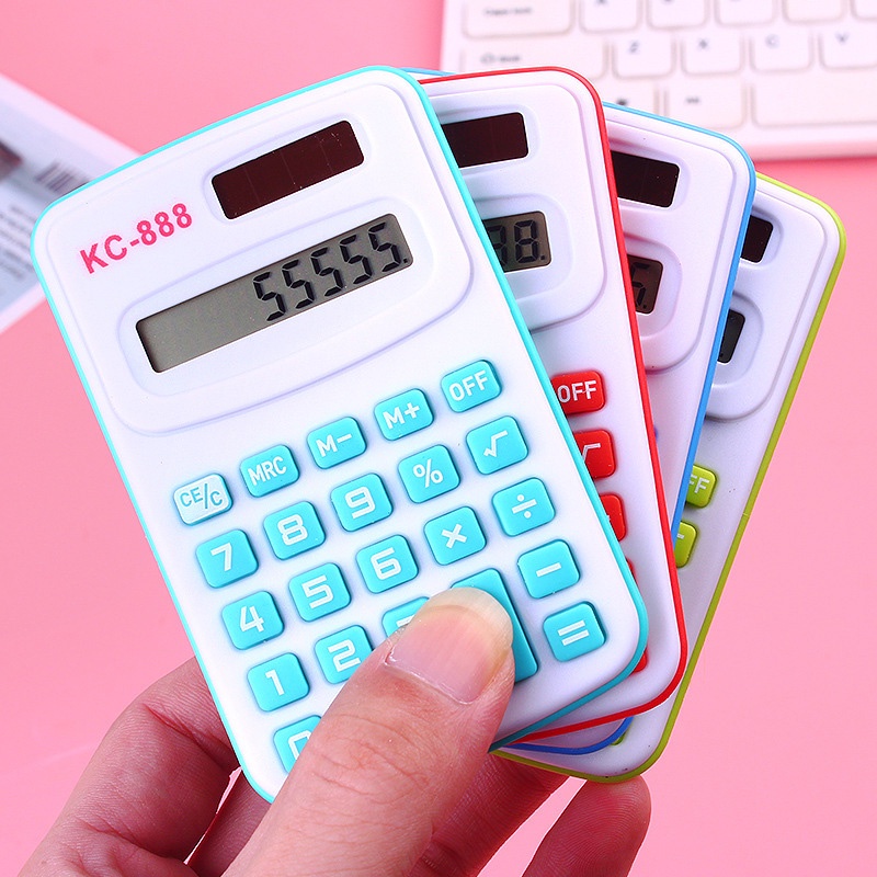 1 Máy Tính Mini Cầm Tay Họa Tiết Hoạt Hình Màu Sắc Ngẫu Nhiên Cho Học Sinh