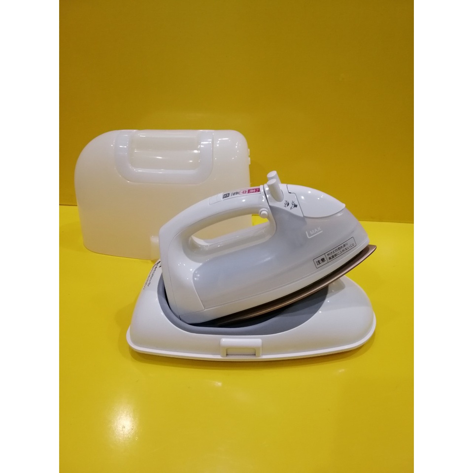 Bàn ủi (bàn là) hơi nước không dây nội địa Nhật Vegee CSI-AE55