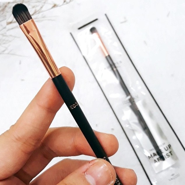 Cọ phủ phấn mắt Vacosi E03 - Vacosi Shader Brush E03