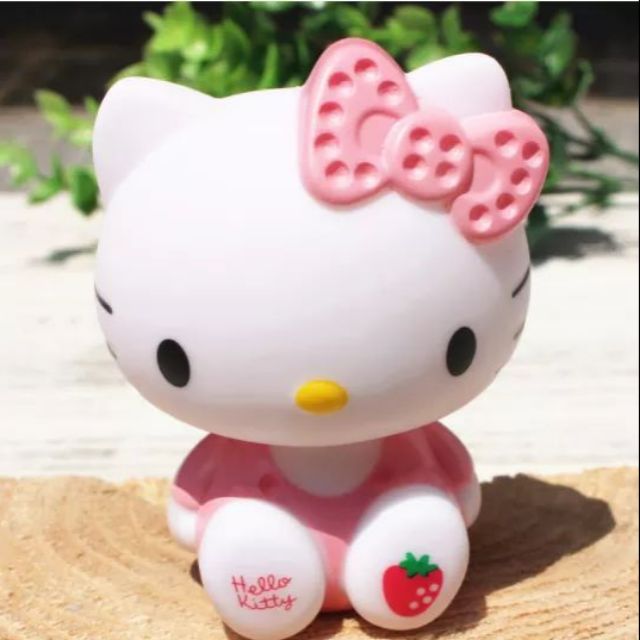 Mèo Hellokity trang trí bánh
