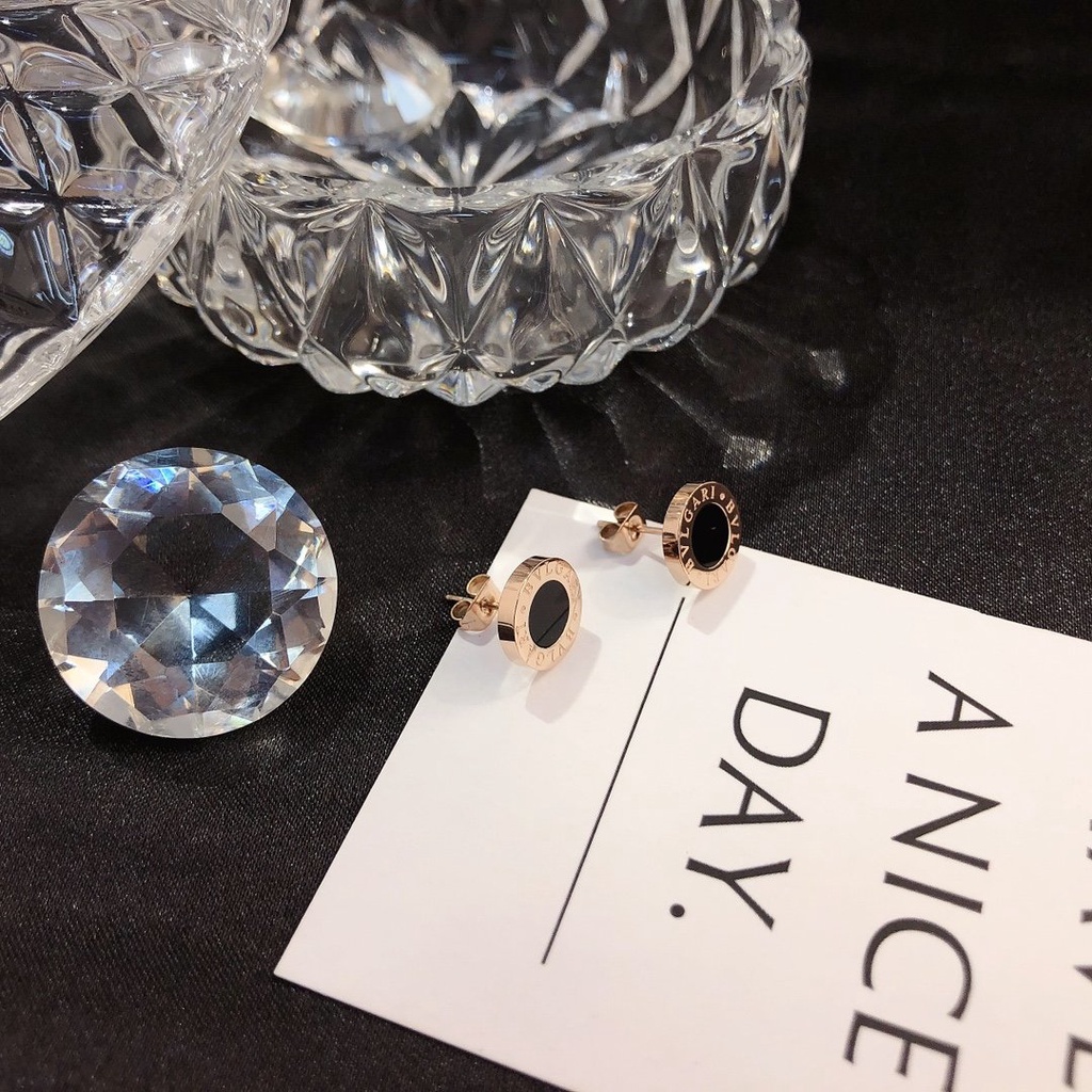 Khuyên Tai Tròn Bằng Thép Titan In Logo Chữ Thời Trang Dành Cho Nữ