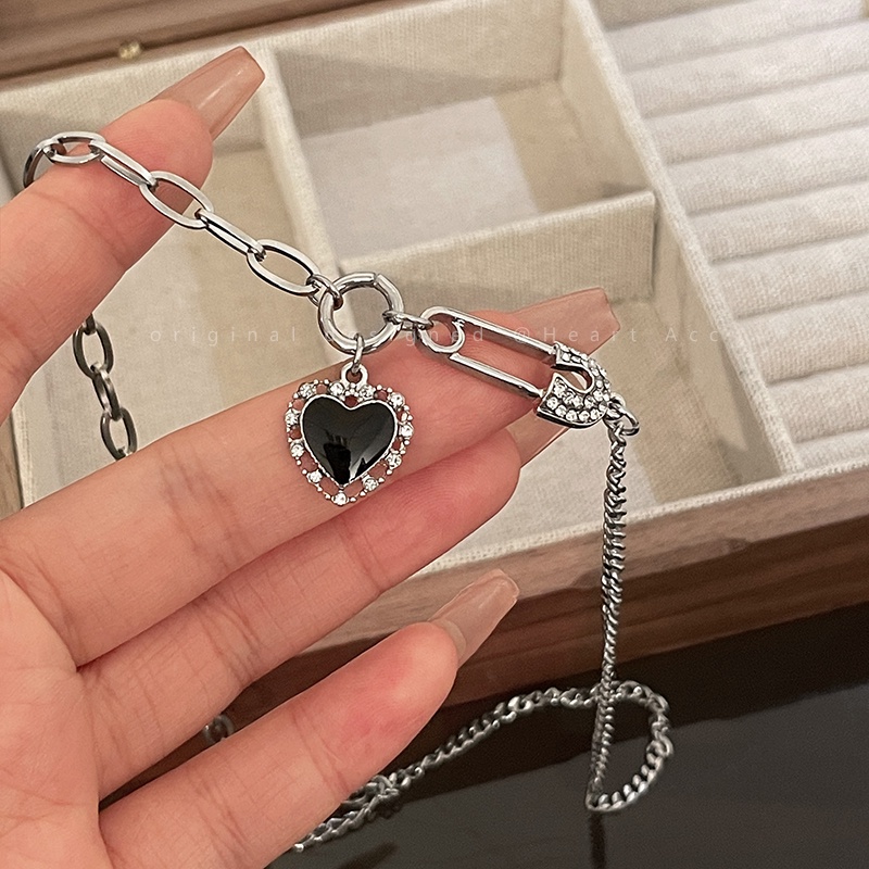 Vòng cổ Choker Y2K Mặt Trái Tim Đính Đá Pha Lê Đen Đơn Giản Cho Nữ