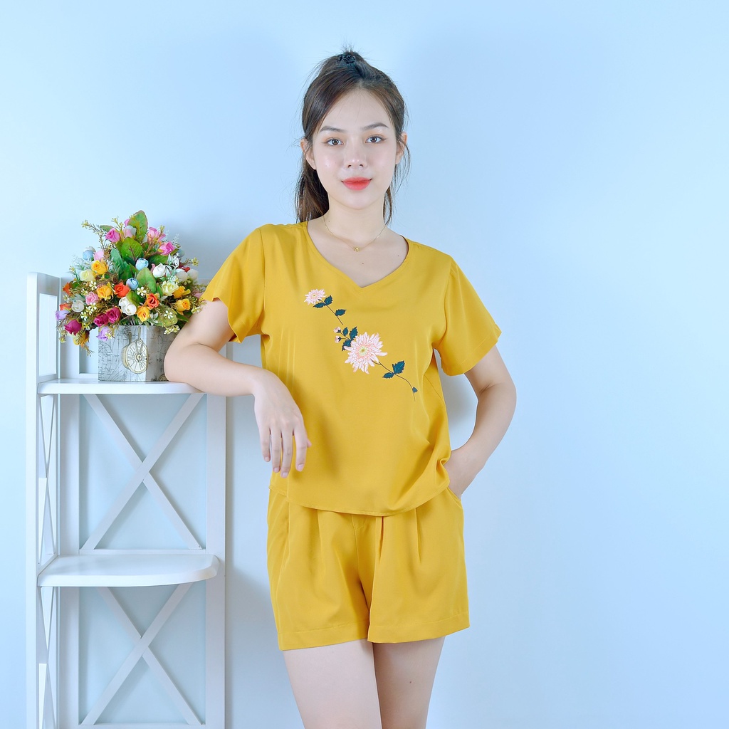 Bộ đồ nữ MÀU VÀNG CỔ TIM IN HOA  - vải lụa cao cấp - Cực Kì Sang Chảnh