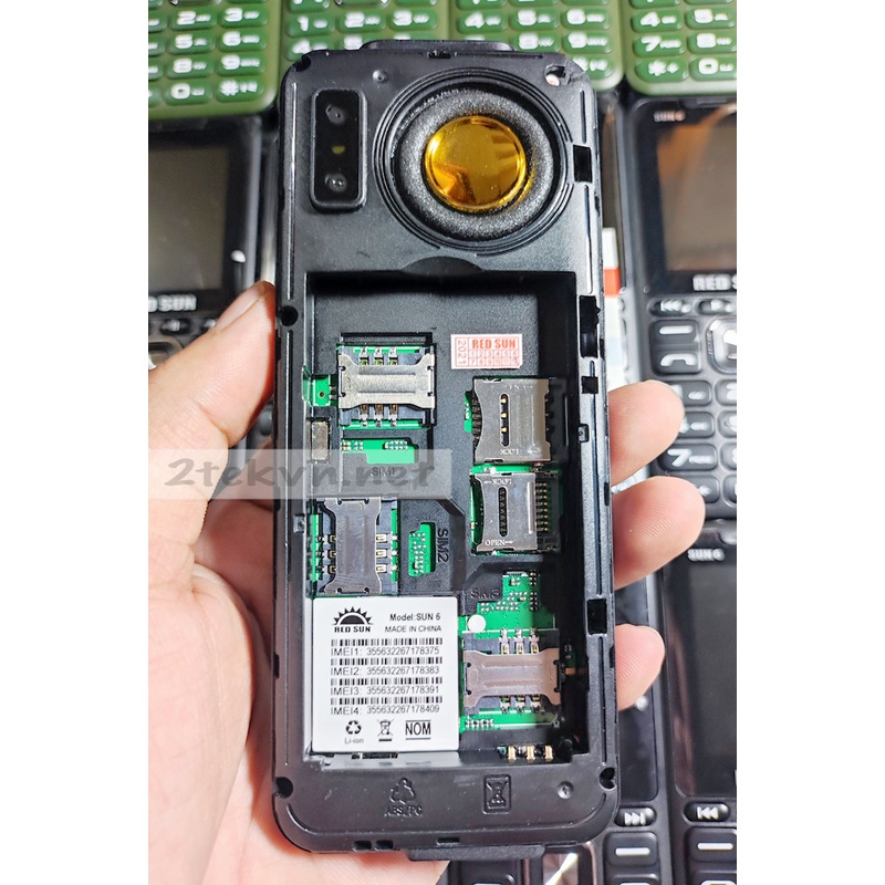 Điện thoại Sun 6 hỗ trợ 4 sim 4 sóng ping khủng kiêm sạc dự phòng