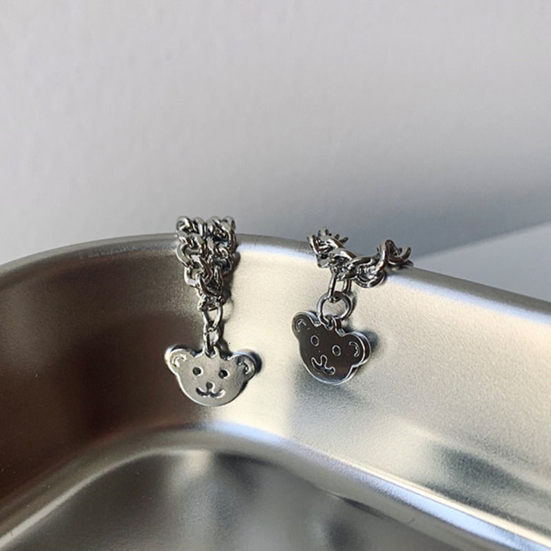 Khuyên tai đính mặt hình chú gấu xinh xắn đáng yêu thời trang