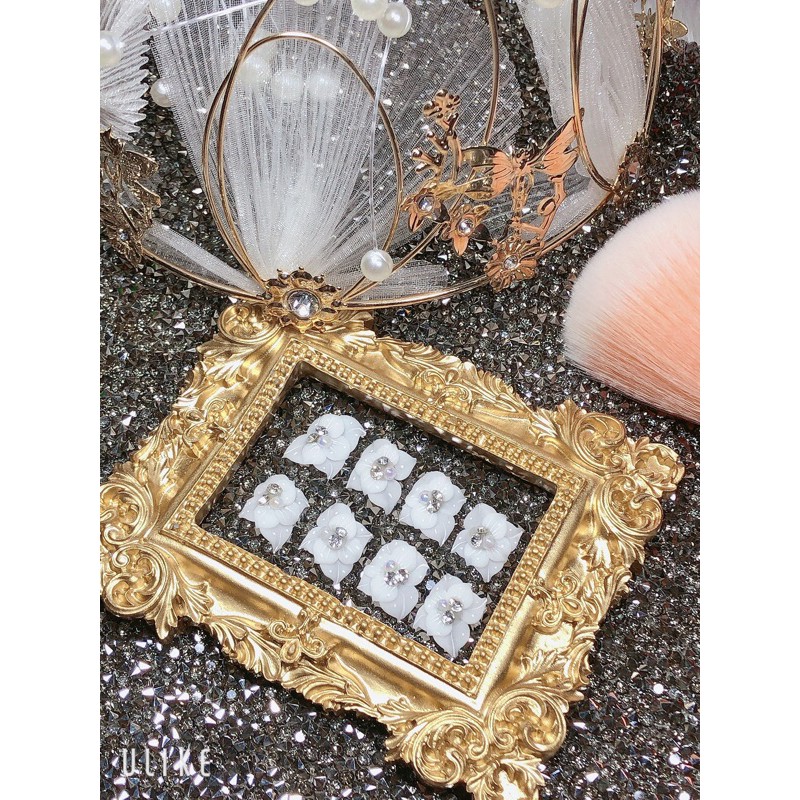 hoa ngắn móng chân