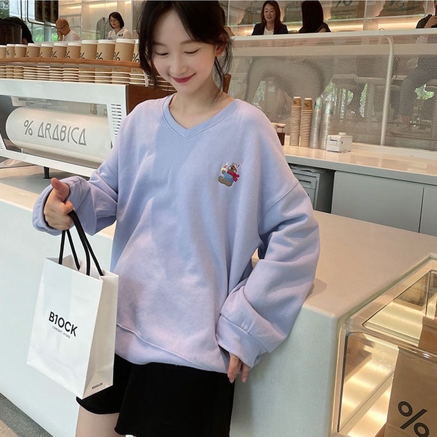 Áo thun nữ dài tay cổ chữ V thêu họa tiết thời trang mới 45691 | BigBuy360 - bigbuy360.vn